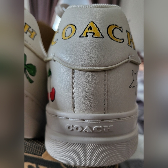 NWT New York Themed Adorable Sneakers - Picture 7 of 8